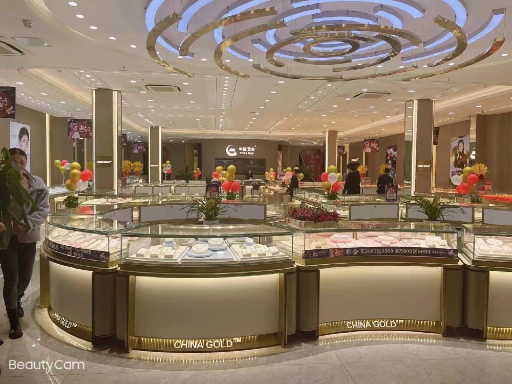 The lighting case of China Gold and Jewelry on Shengli Road Pedestrian Street in Nanchang City