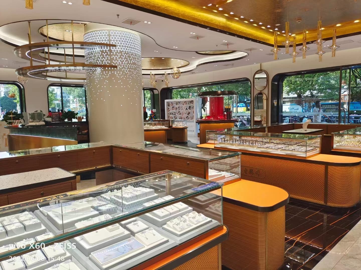 Ma 'anshan Laofengxiang Jewelry Lighting Case