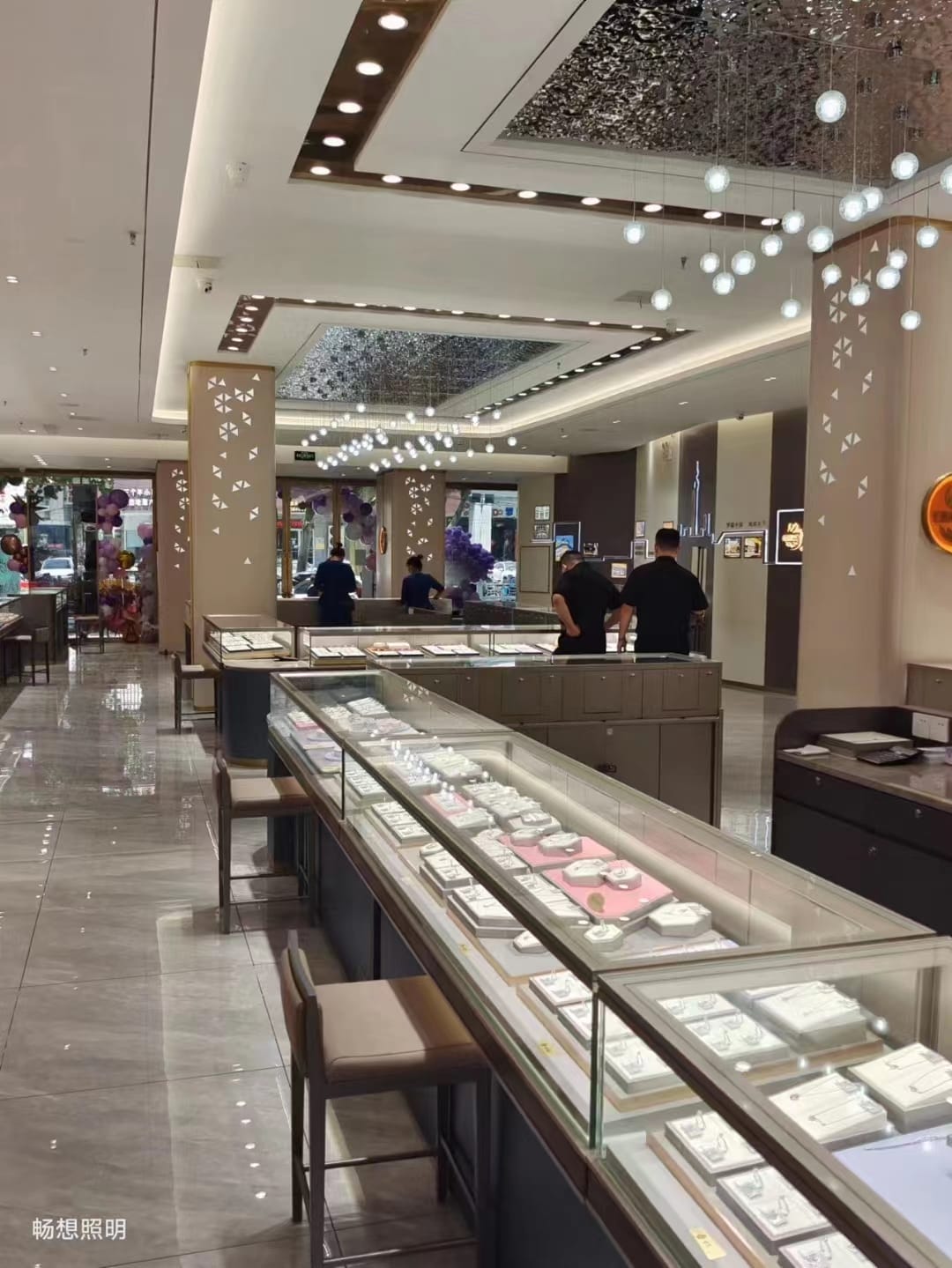 The case of Laofengxiang Jewelry Lighting in Xinxiang, Henan Province