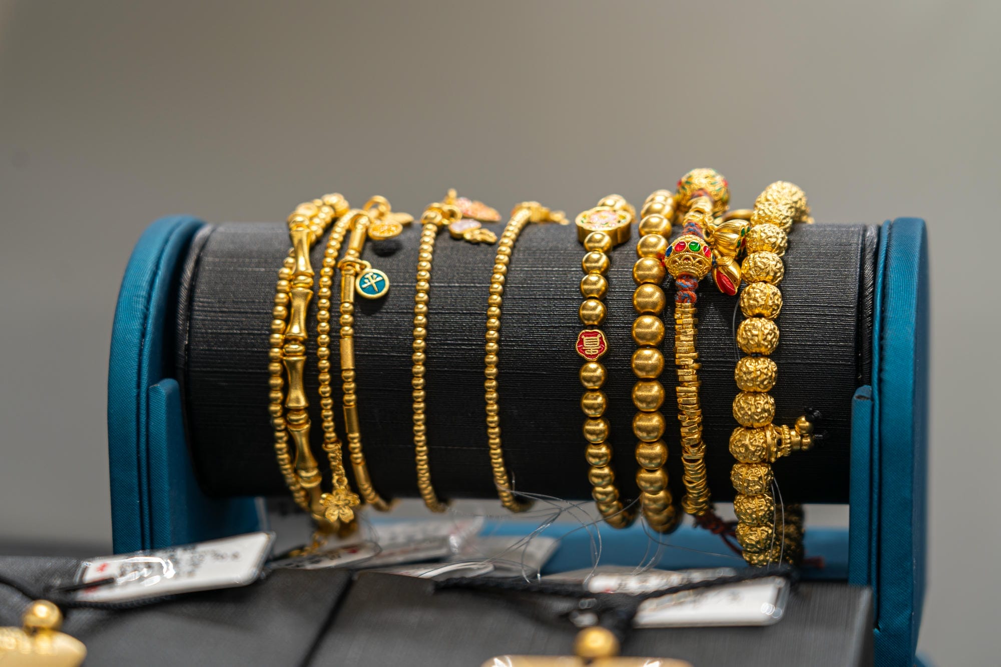 Jewelry lighting case of Laofengxiang (Asia Square) in Zhengzhou, Henan Province