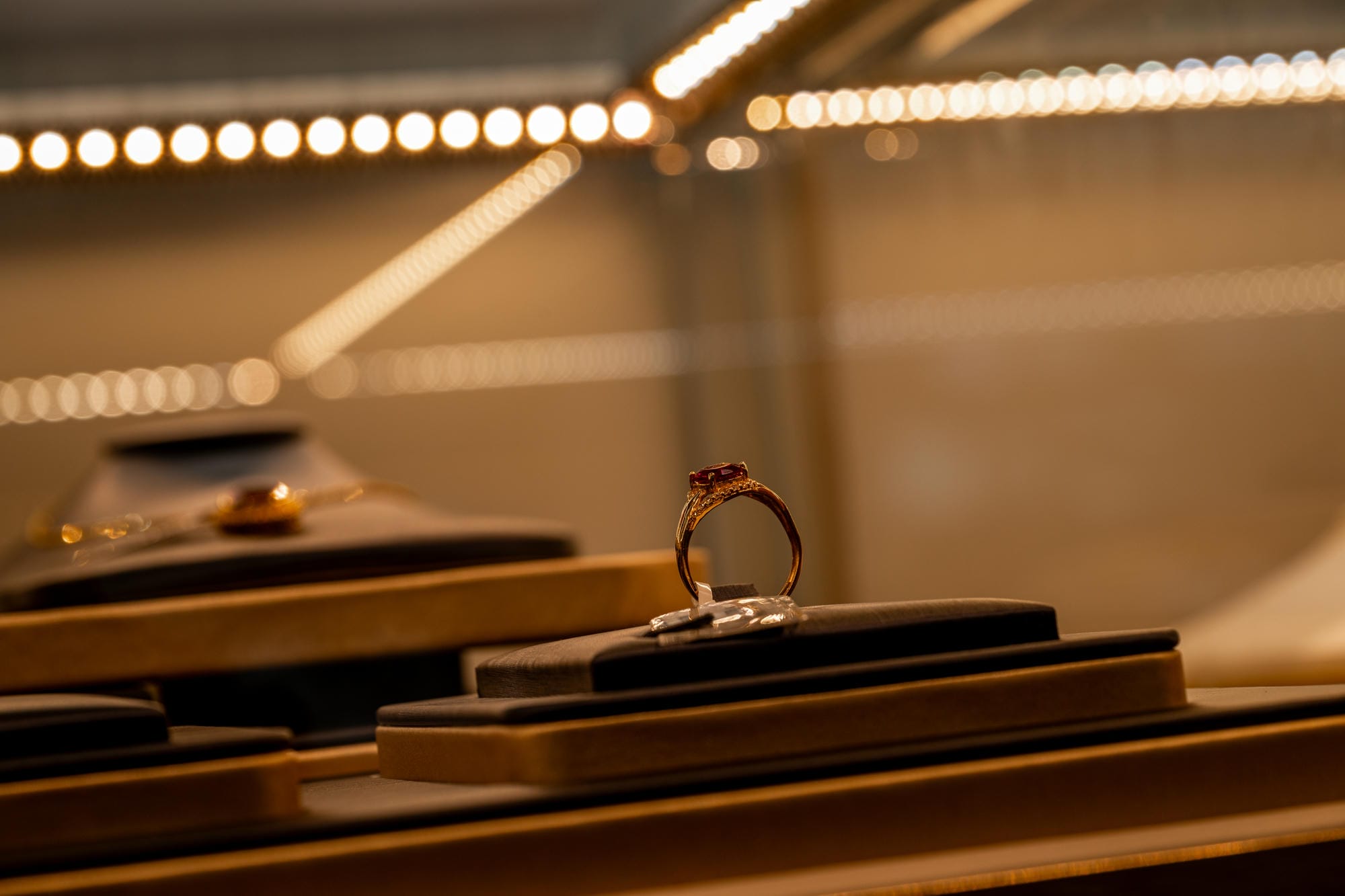 The China Gold and Jewelry Lighting Case in Nanchang International Jewelry City, Jiangxi Province