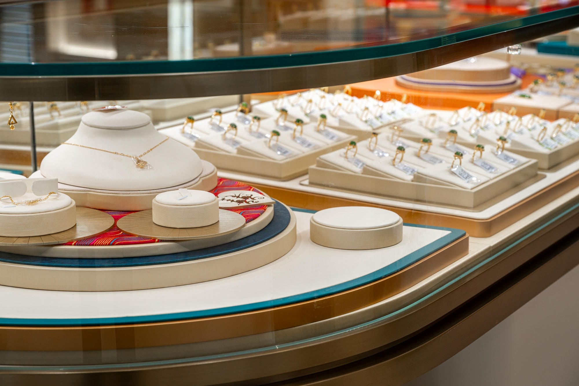 The China Gold and Jewelry Lighting Case in Nanchang International Jewelry City, Jiangxi Province