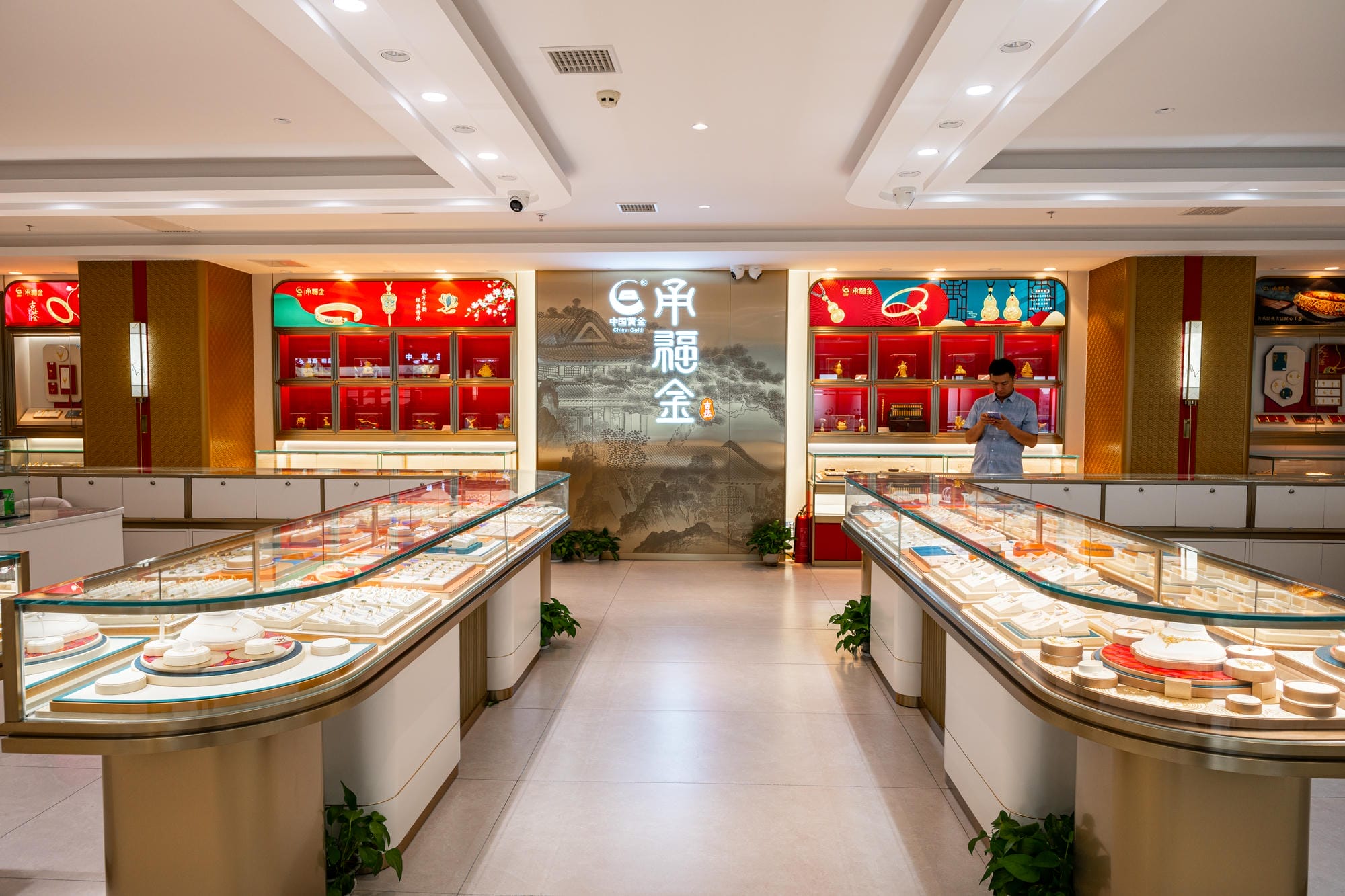 The China Gold and Jewelry Lighting Case in Nanchang International Jewelry City, Jiangxi Province