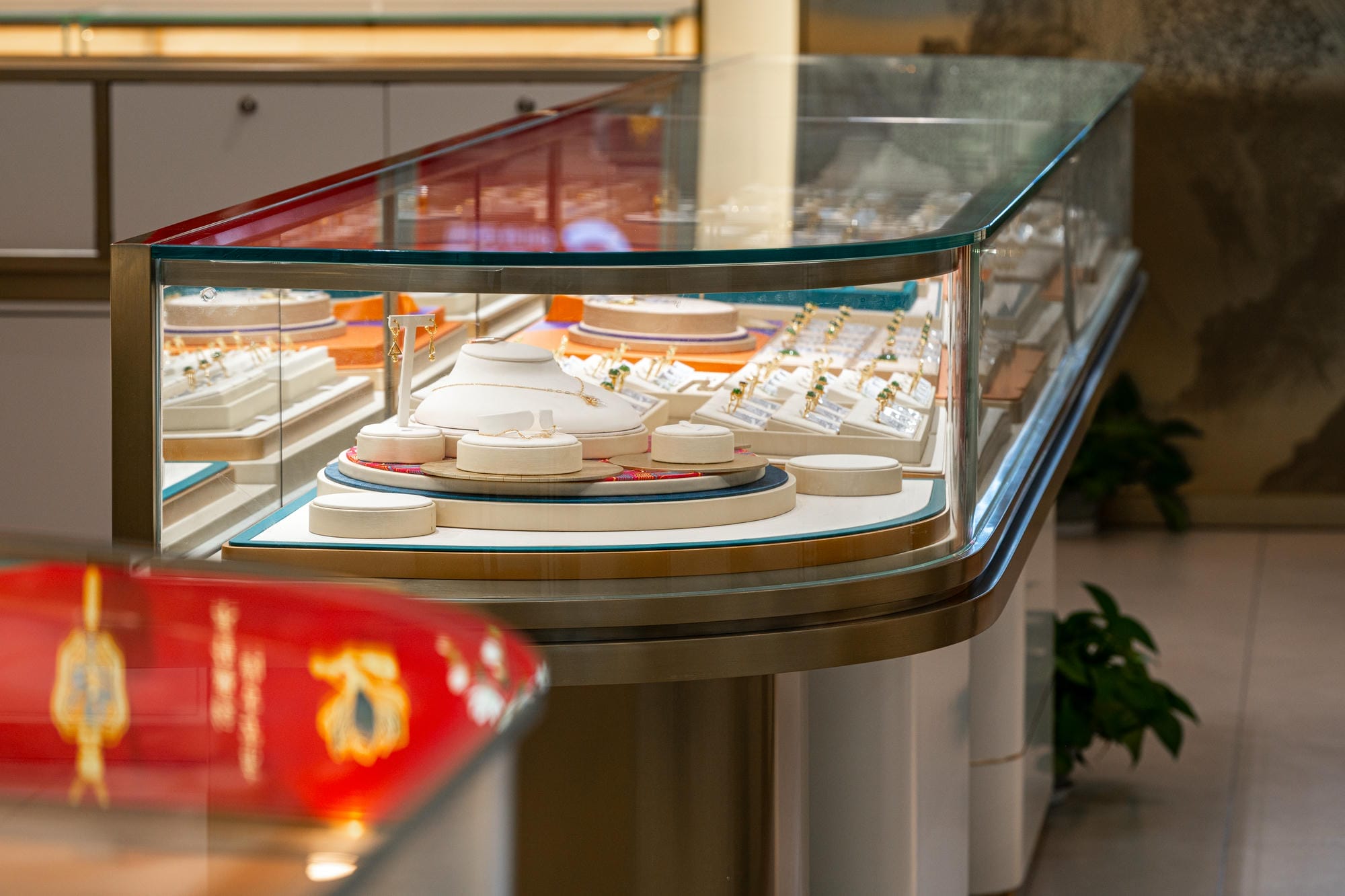 The China Gold and Jewelry Lighting Case in Nanchang International Jewelry City, Jiangxi Province