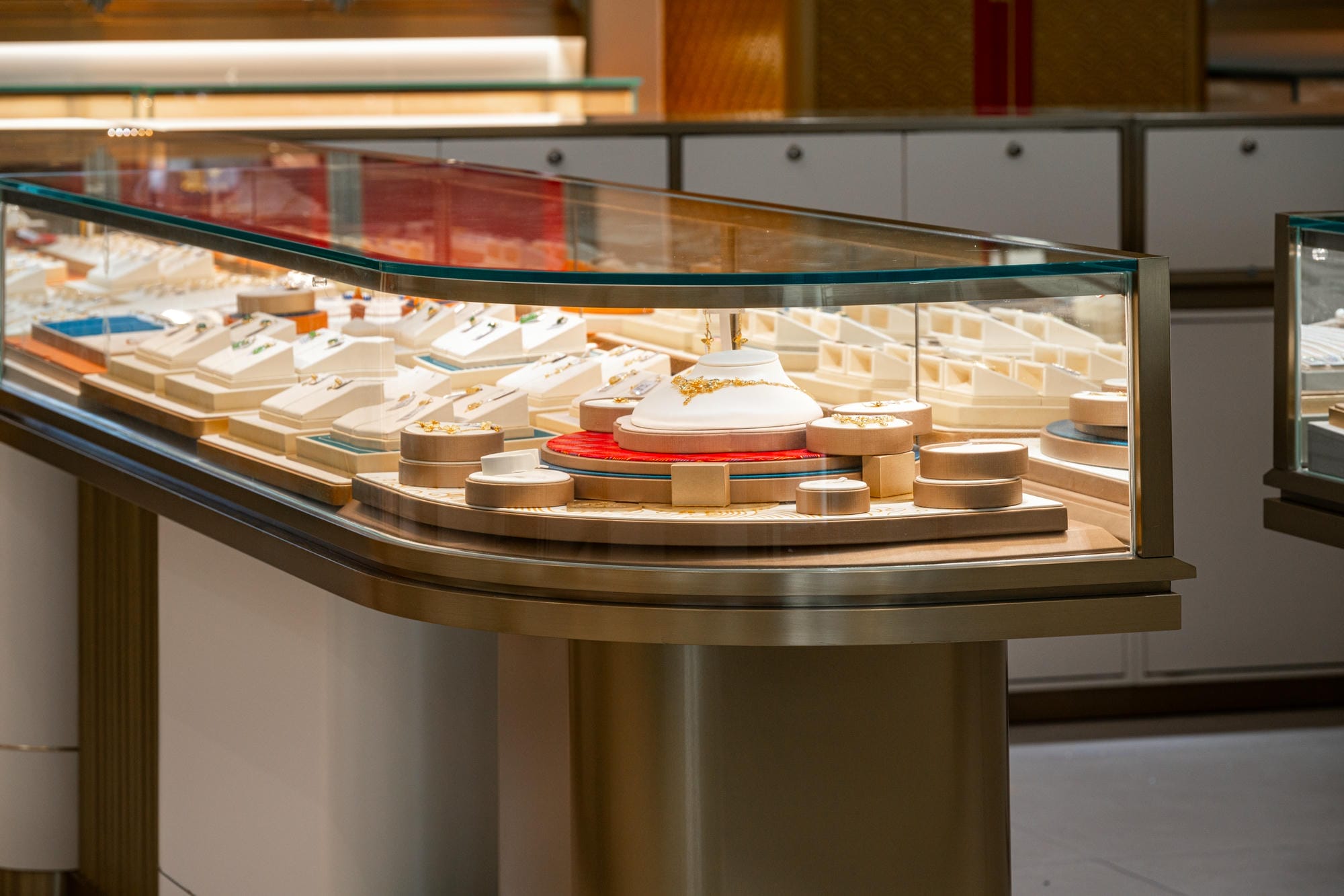 The China Gold and Jewelry Lighting Case in Nanchang International Jewelry City, Jiangxi Province