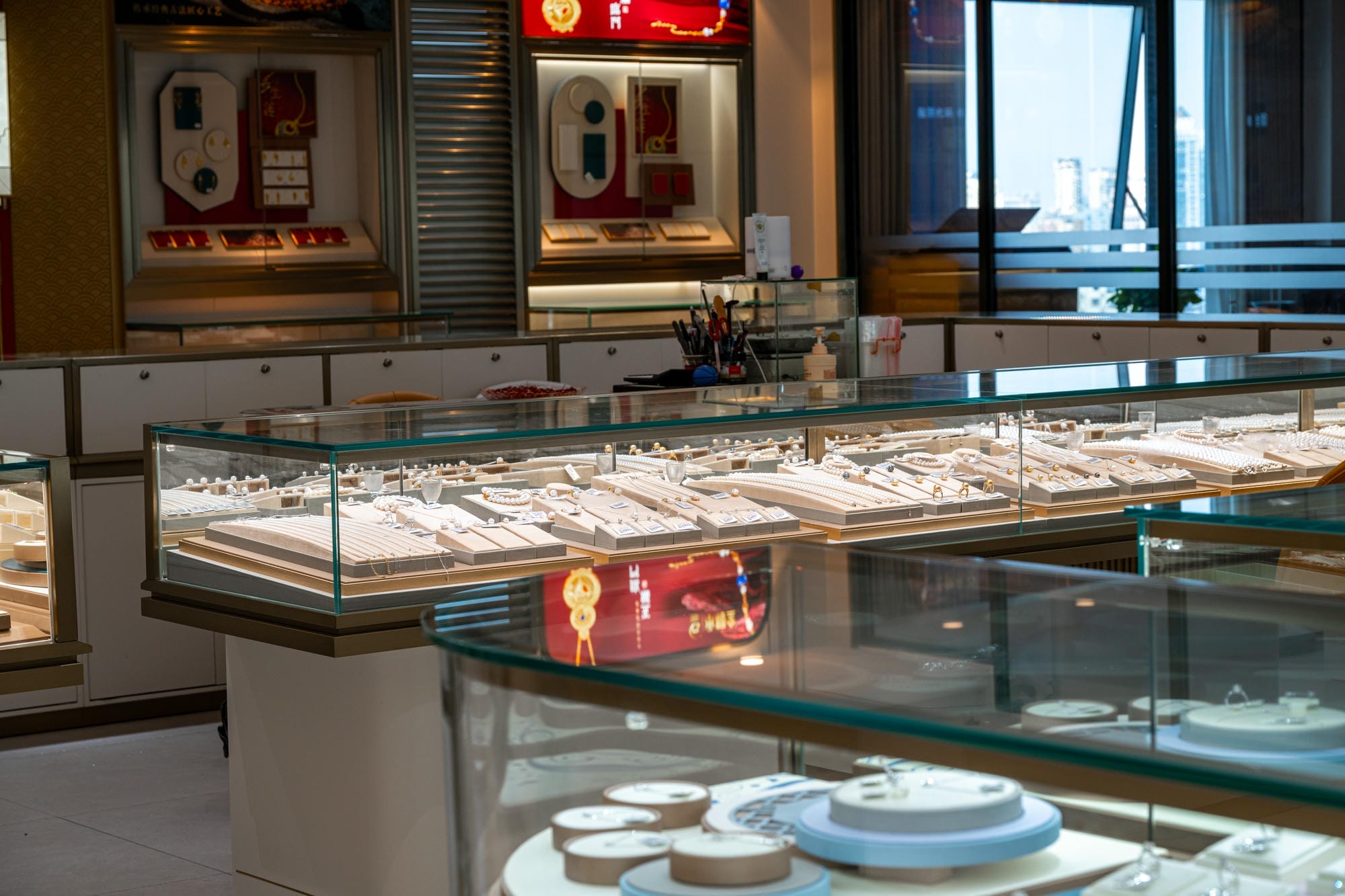 The China Gold and Jewelry Lighting Case in Nanchang International Jewelry City, Jiangxi Province