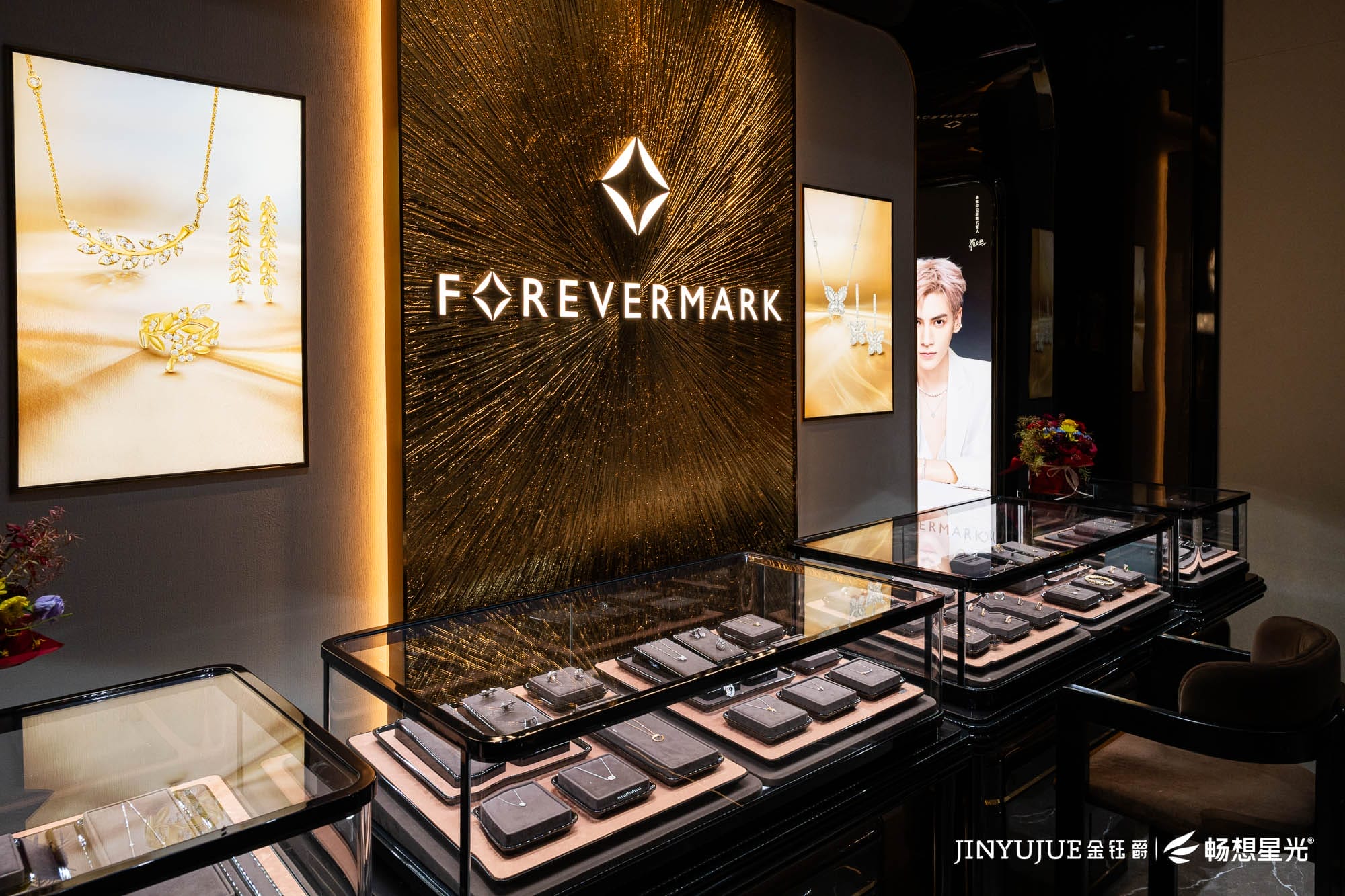 Jinyujue Jewelry Lighting Case: Reconstructing the Aesthetic Experience of High-end Jewelry with Light and Shadow Technology