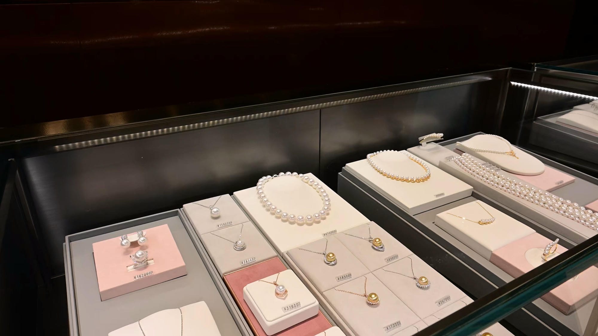 Jewelry lighting Case of Chow Tai Fook Plaza 2.0 in Hefei Mixc