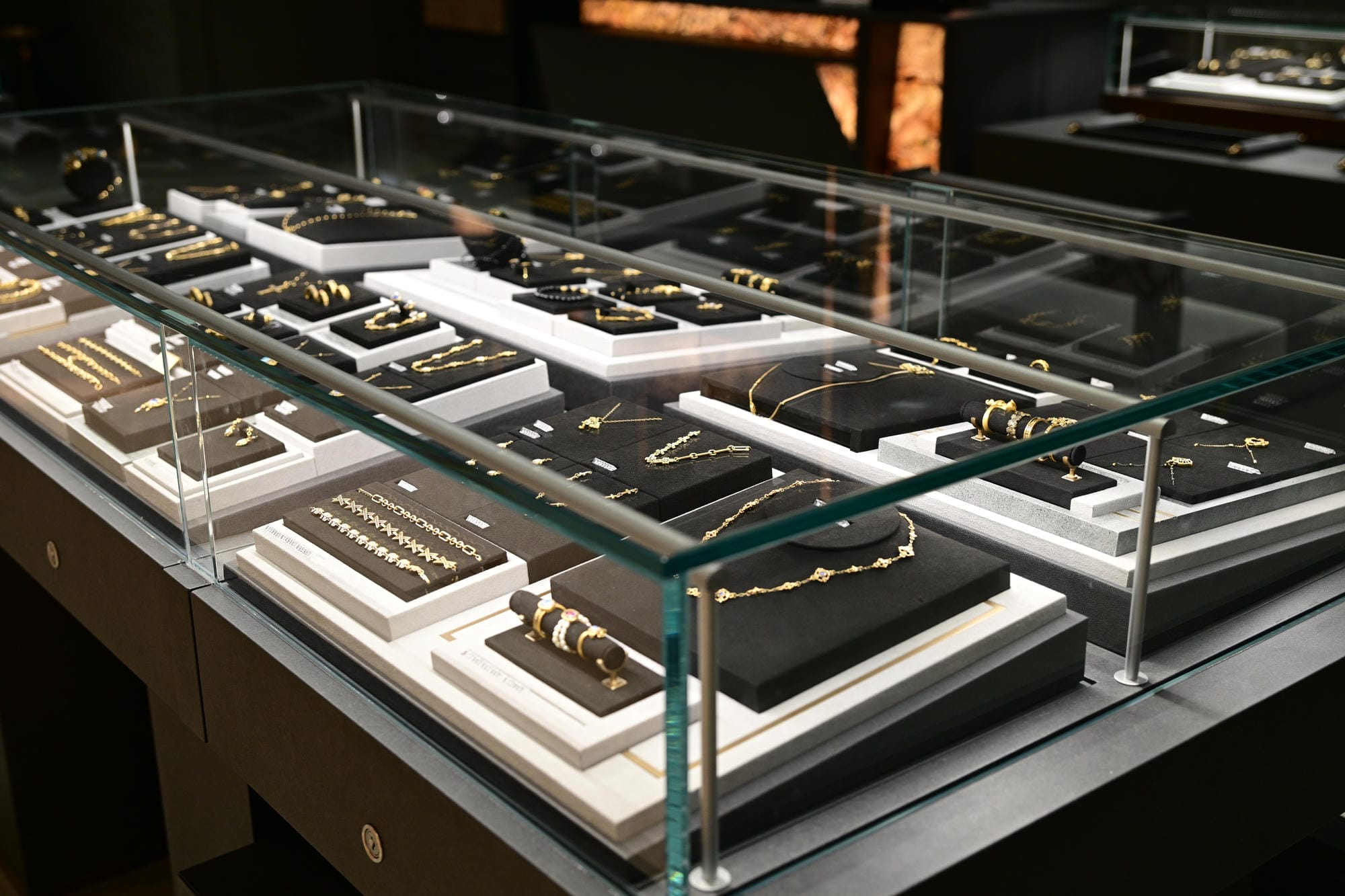 Hefei in77 MONOLOGUE Jewelry Lighting Case