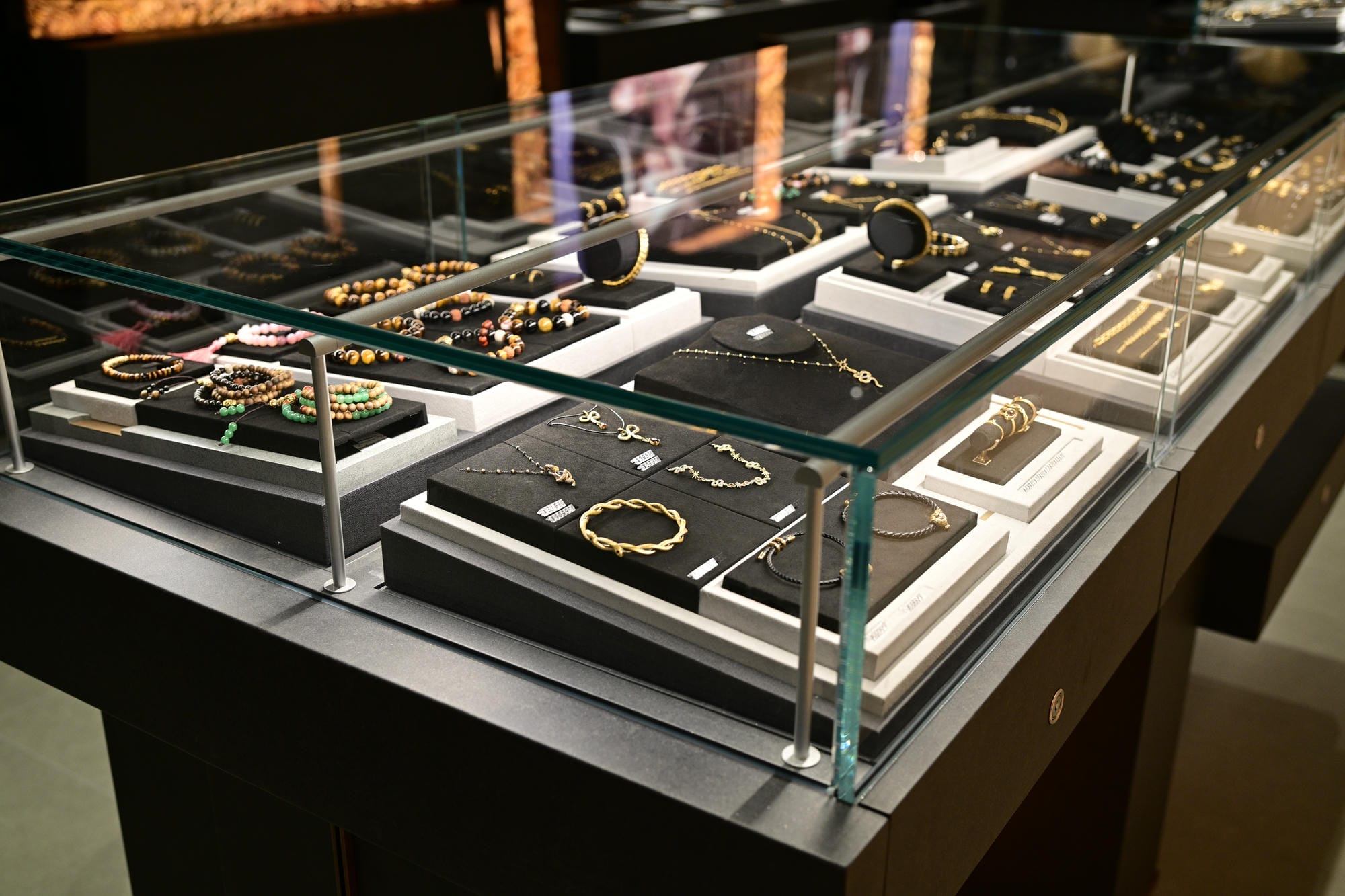 Hefei in77 MONOLOGUE Jewelry Lighting Case