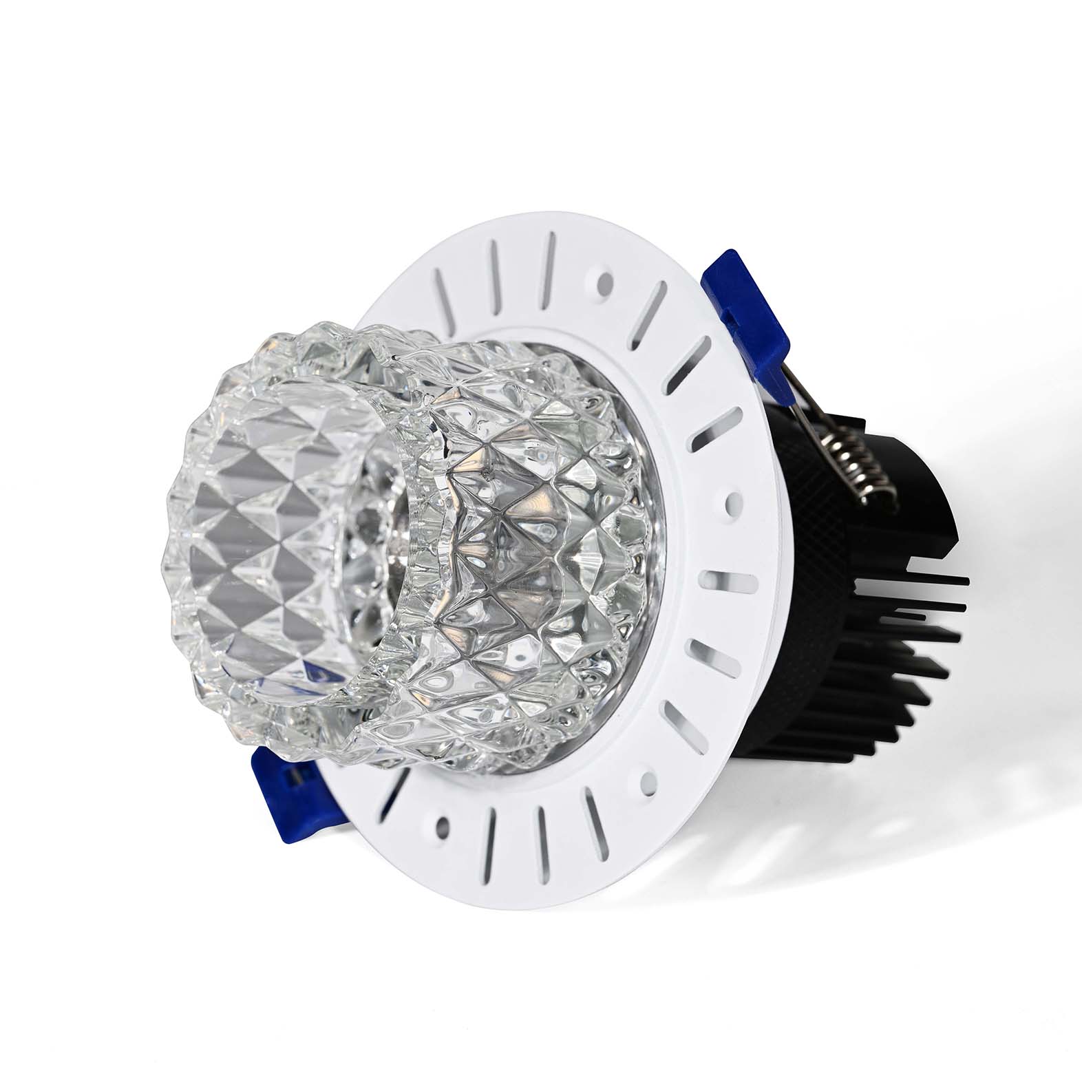 RGB color-splitting and color-mixing crystal lamp