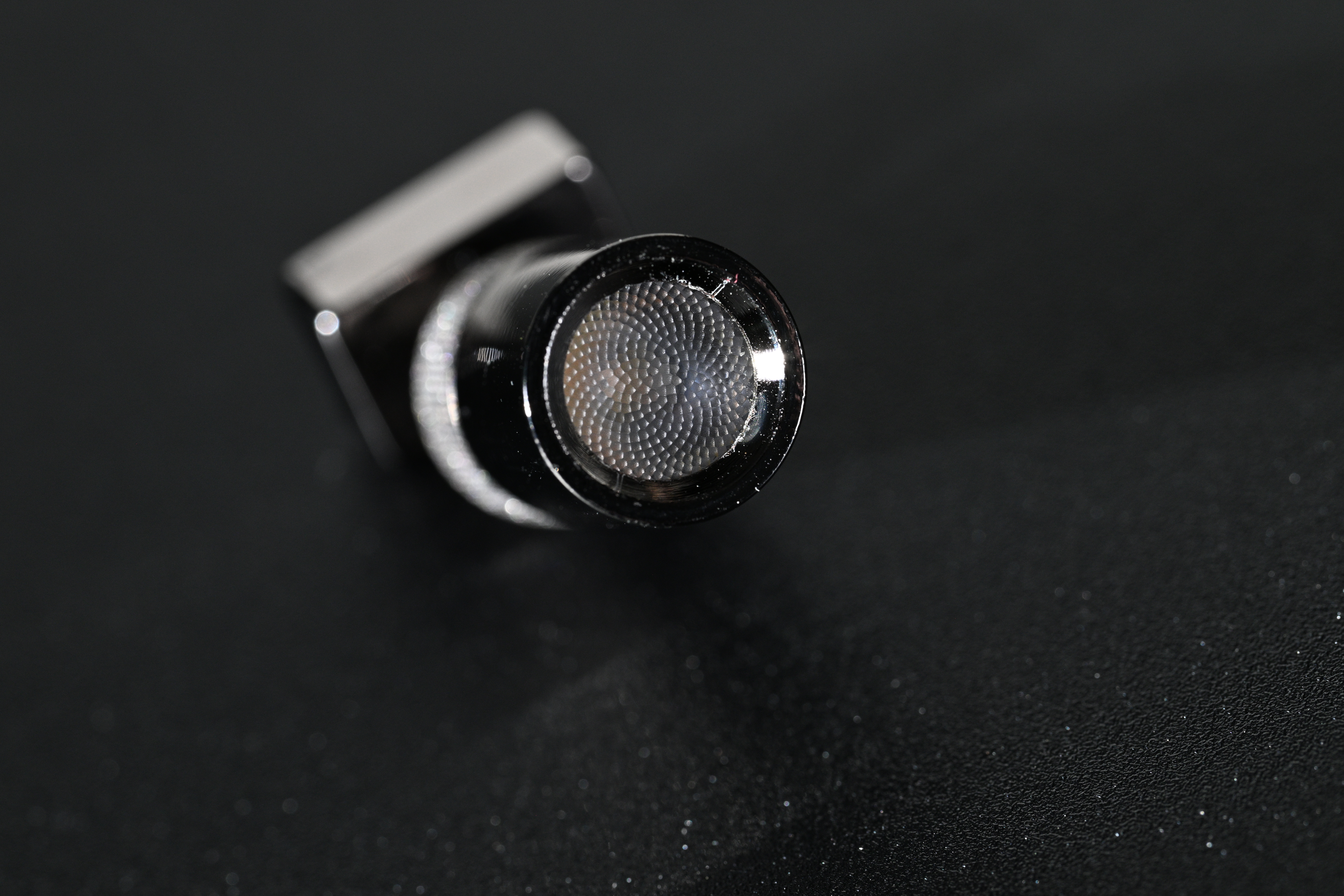 D16 Mini size track spot light